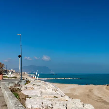 Italian Experience-un Dondolo Sul Mare Appartement *